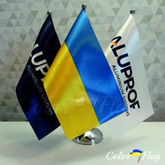flazhki-korporativnye-i-ukrainy-na-podstavke5