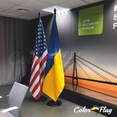 Флаги кабинетные на подставке атласные флаги в офис с флагштоками